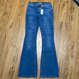 Evy’s Tree Flare High-Rise Stretchy Jeans in Size M